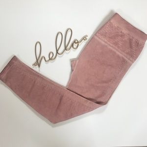 NWT Fabletics Adela High Waisted 7/8 Capri Legging